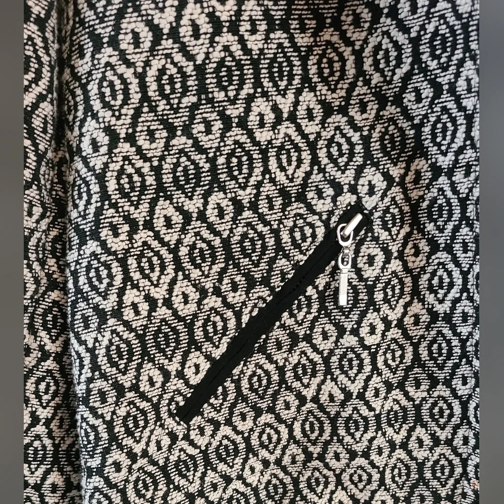 Chico’s Diamond Jacquard Moto Jacket Black/White - Women's Size 1 Medium NWT - Picture 11 of 13